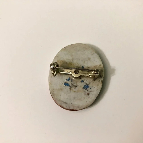 Vintage Painted Porcelain Courting Couple Oval Pin Brooch - Picture 5 of 12